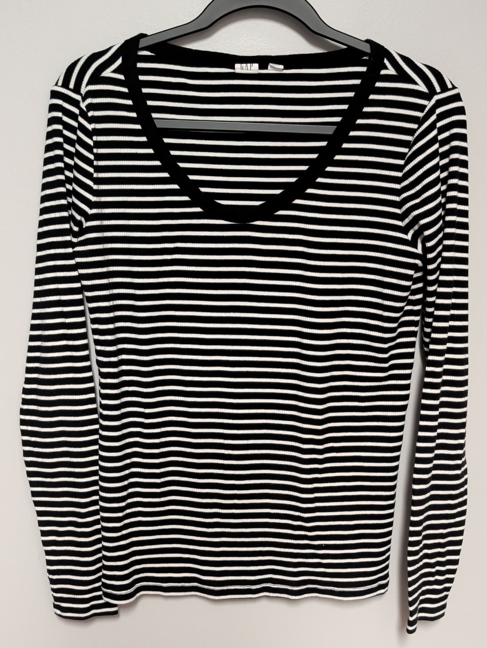 GAP Black & White Striped V-Neck Long Sleeve Top
